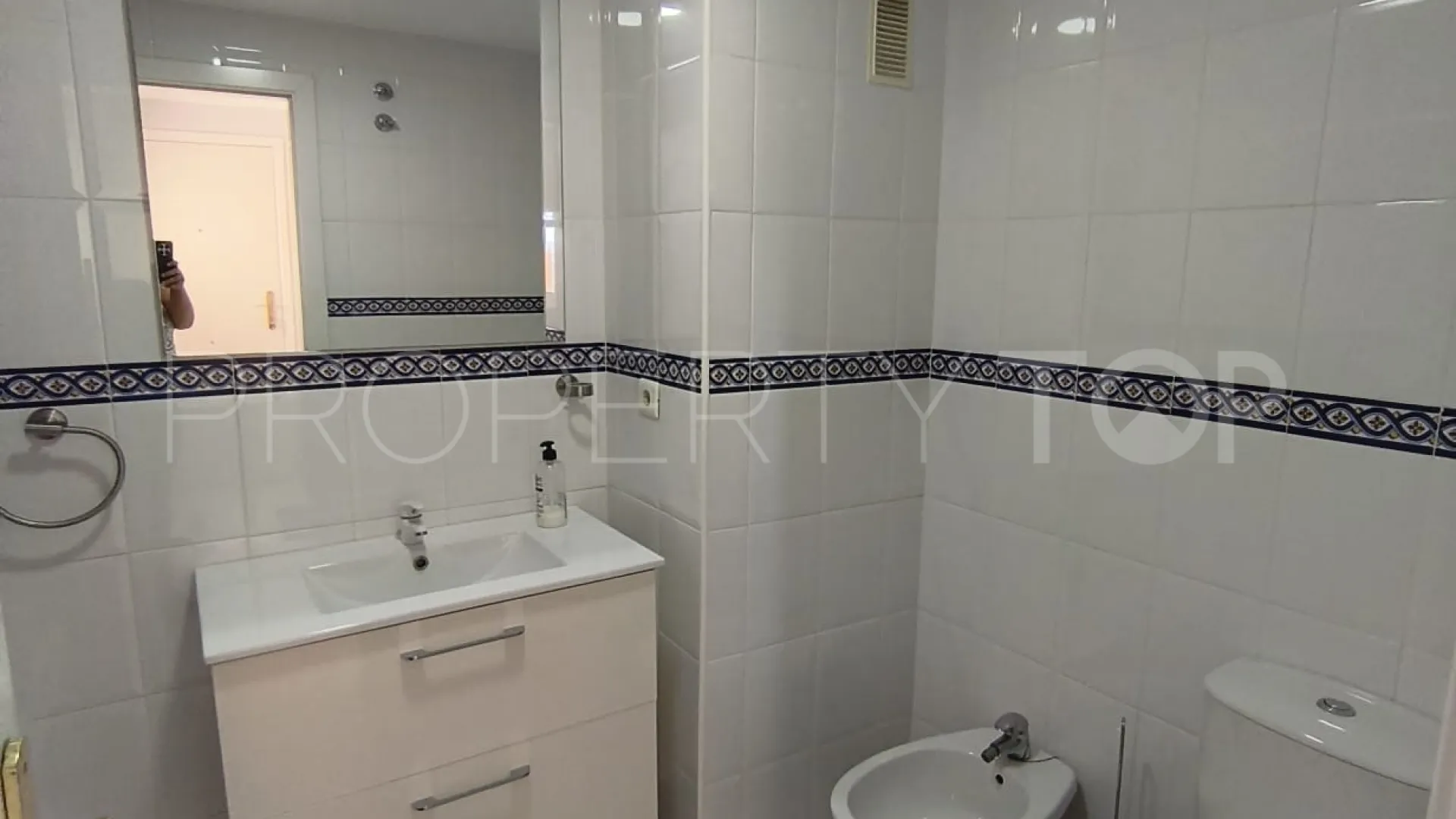 Apartamento de 3 dormitorios a la venta en Doña Julia