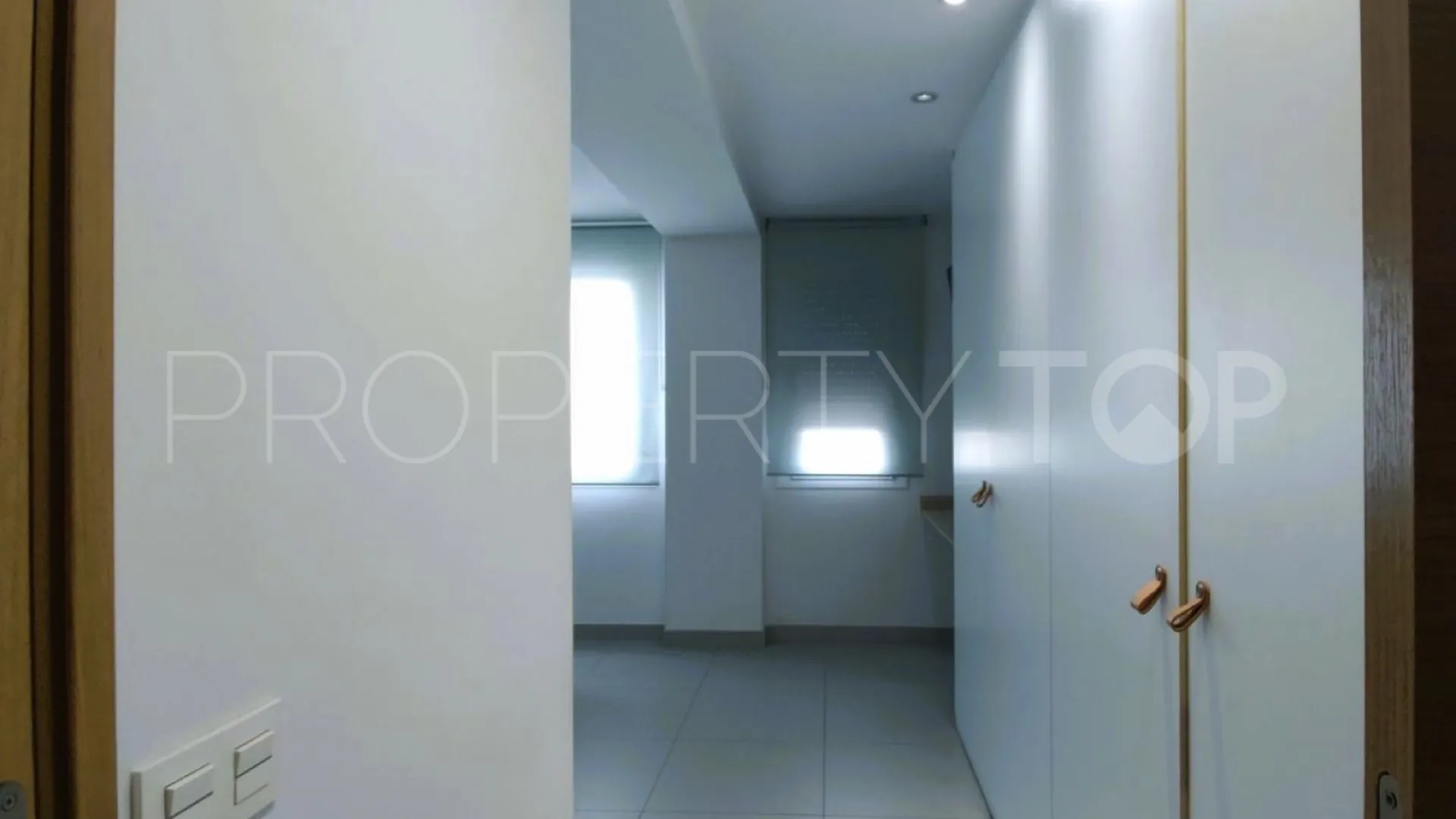 Comprar apartamento planta baja en Marbella Centro con 2 dormitorios