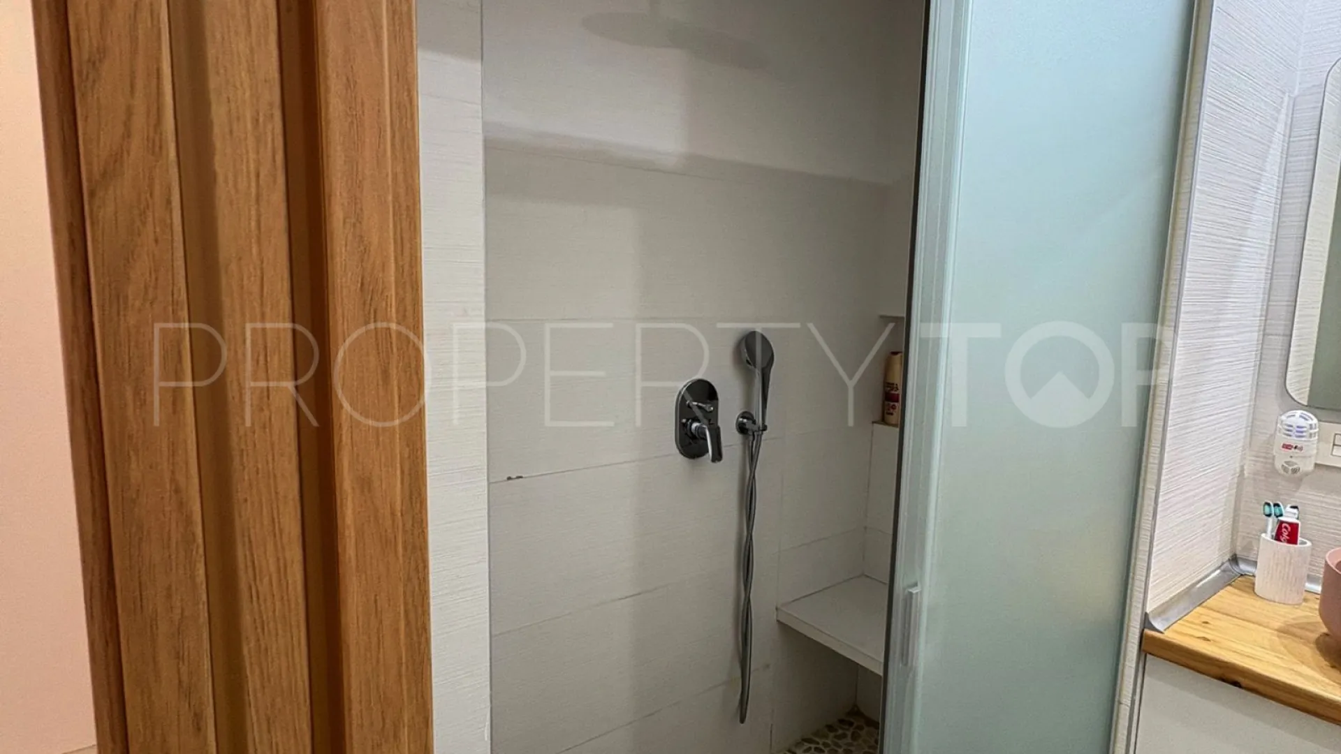 Comprar apartamento planta baja en Marbella Centro con 2 dormitorios