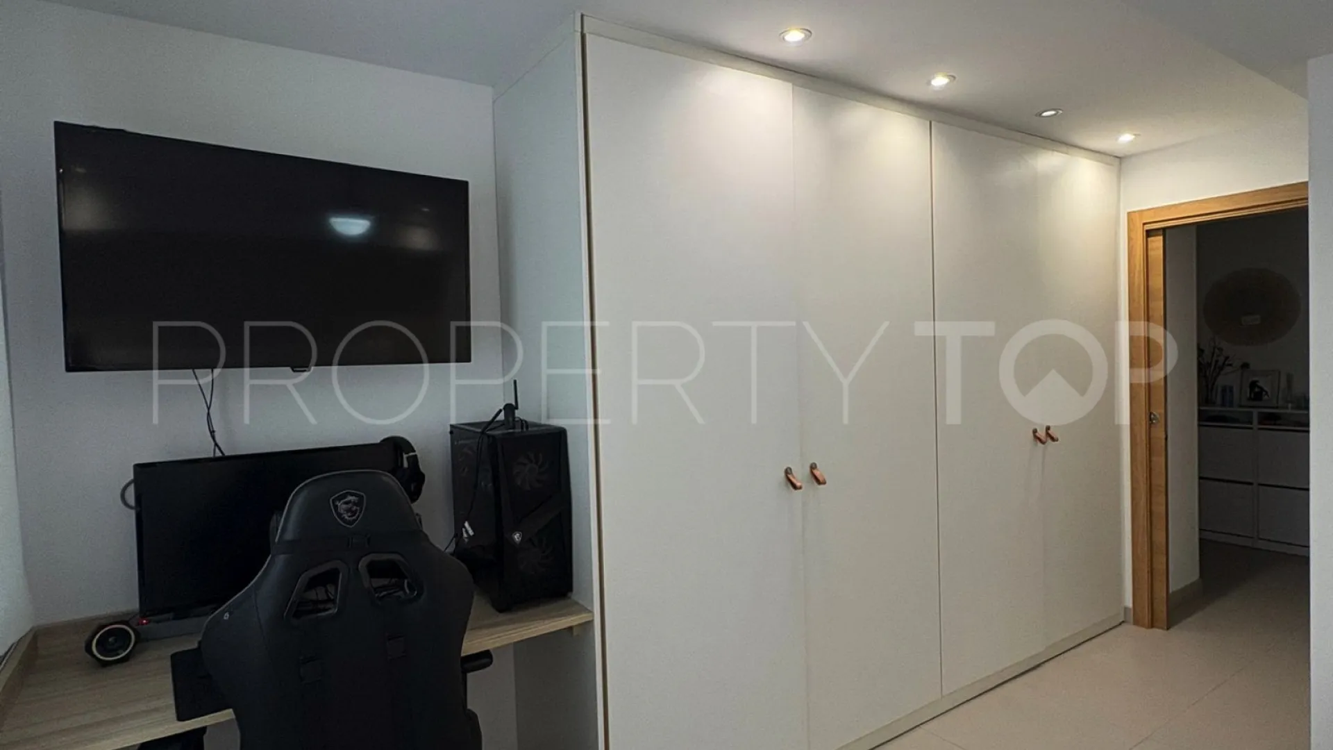 Comprar apartamento planta baja en Marbella Centro con 2 dormitorios