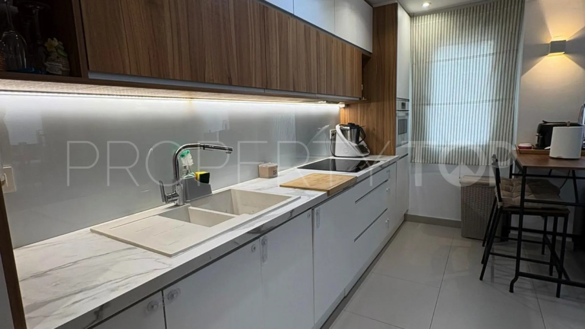 Comprar apartamento planta baja en Marbella Centro con 2 dormitorios