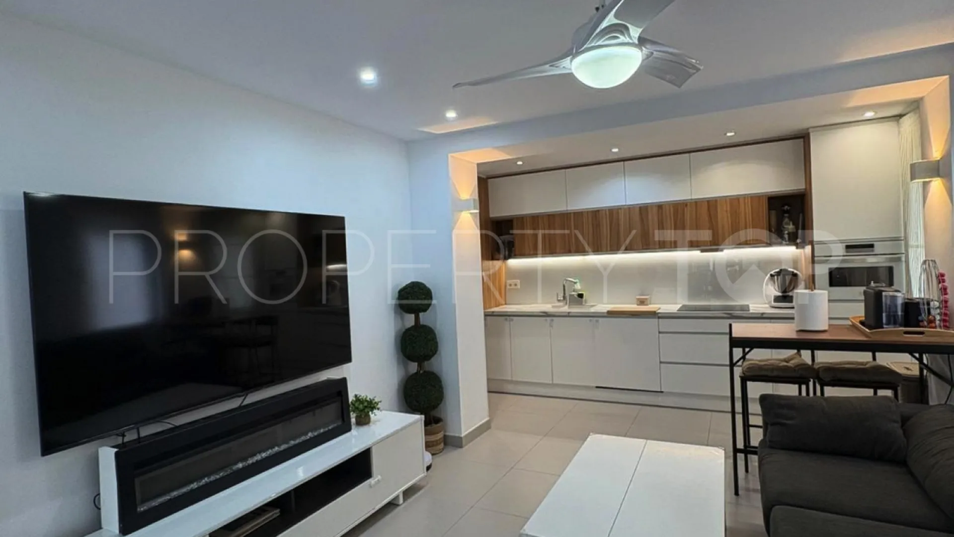 Comprar apartamento planta baja en Marbella Centro con 2 dormitorios