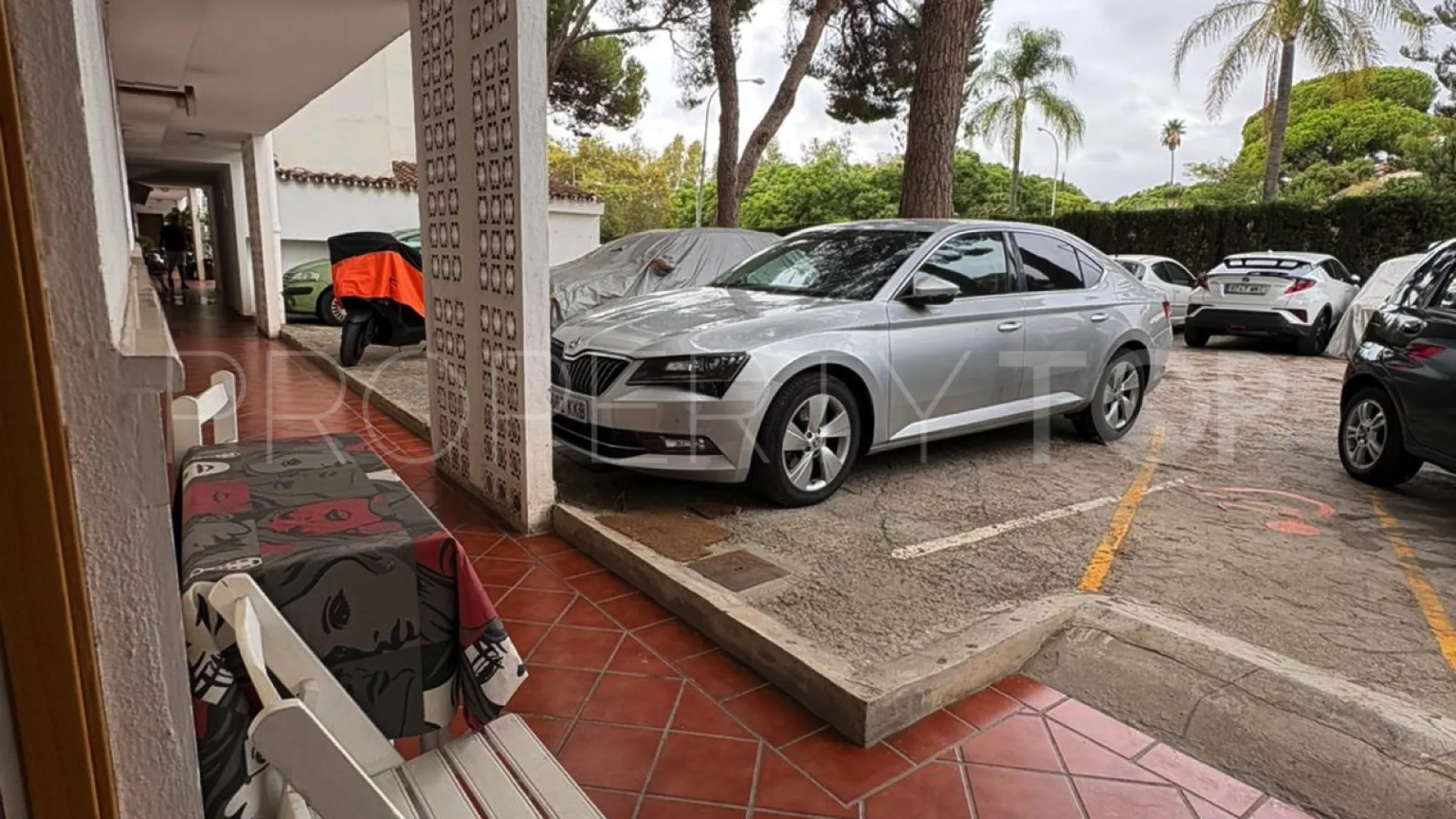 Comprar apartamento planta baja en Marbella Centro con 2 dormitorios