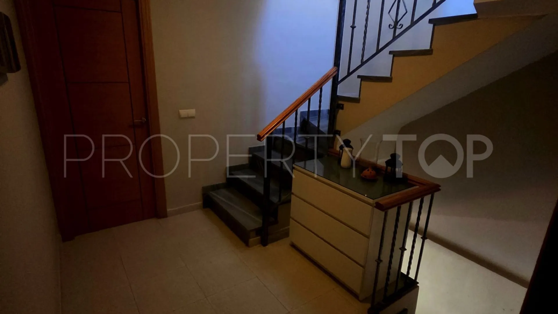Se vende pareado de 3 dormitorios en Calvario