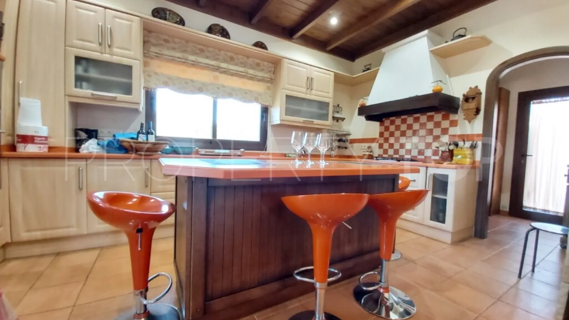 For sale villa with 6 bedrooms in Guadalobon