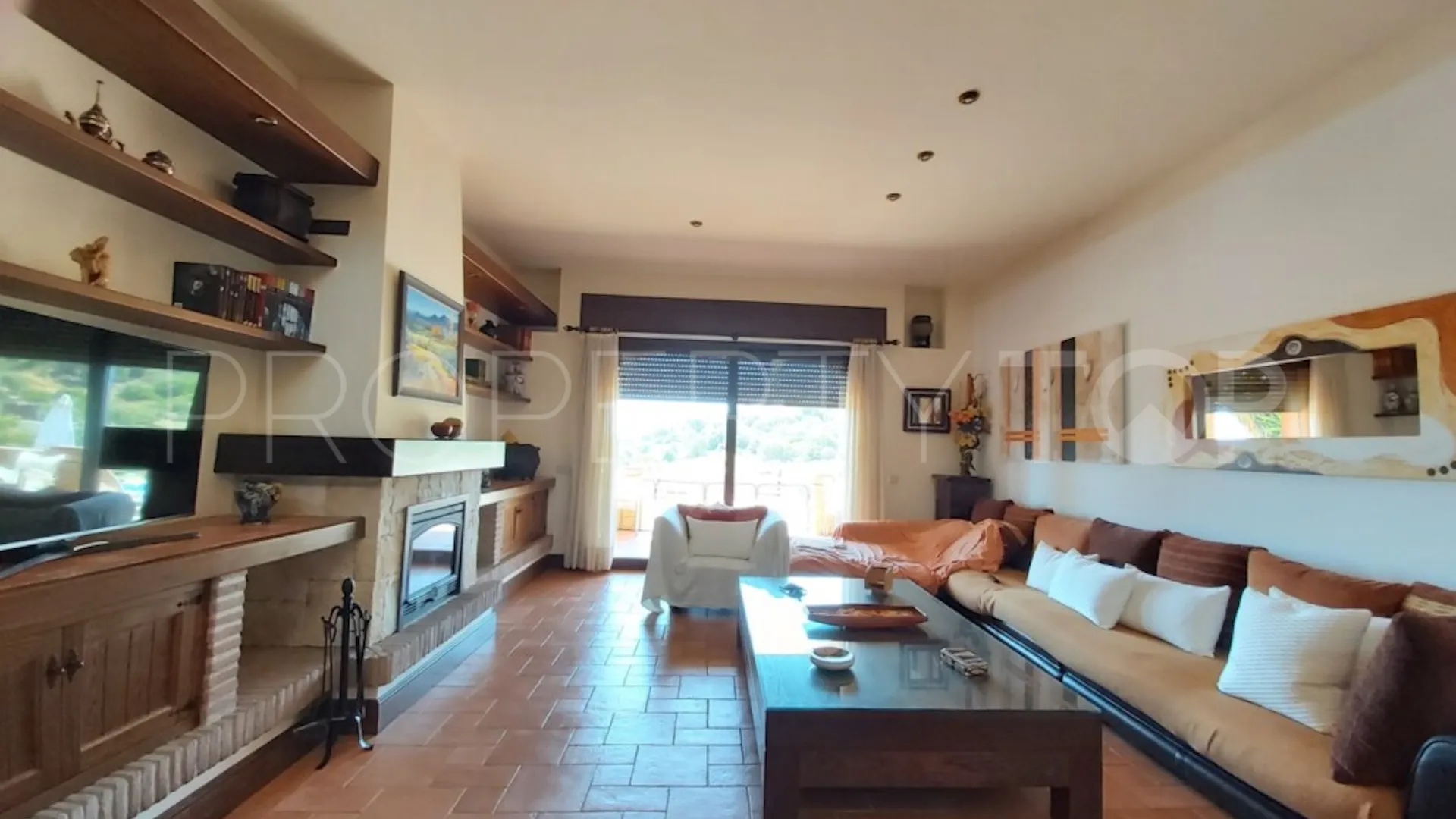 For sale villa with 6 bedrooms in Guadalobon