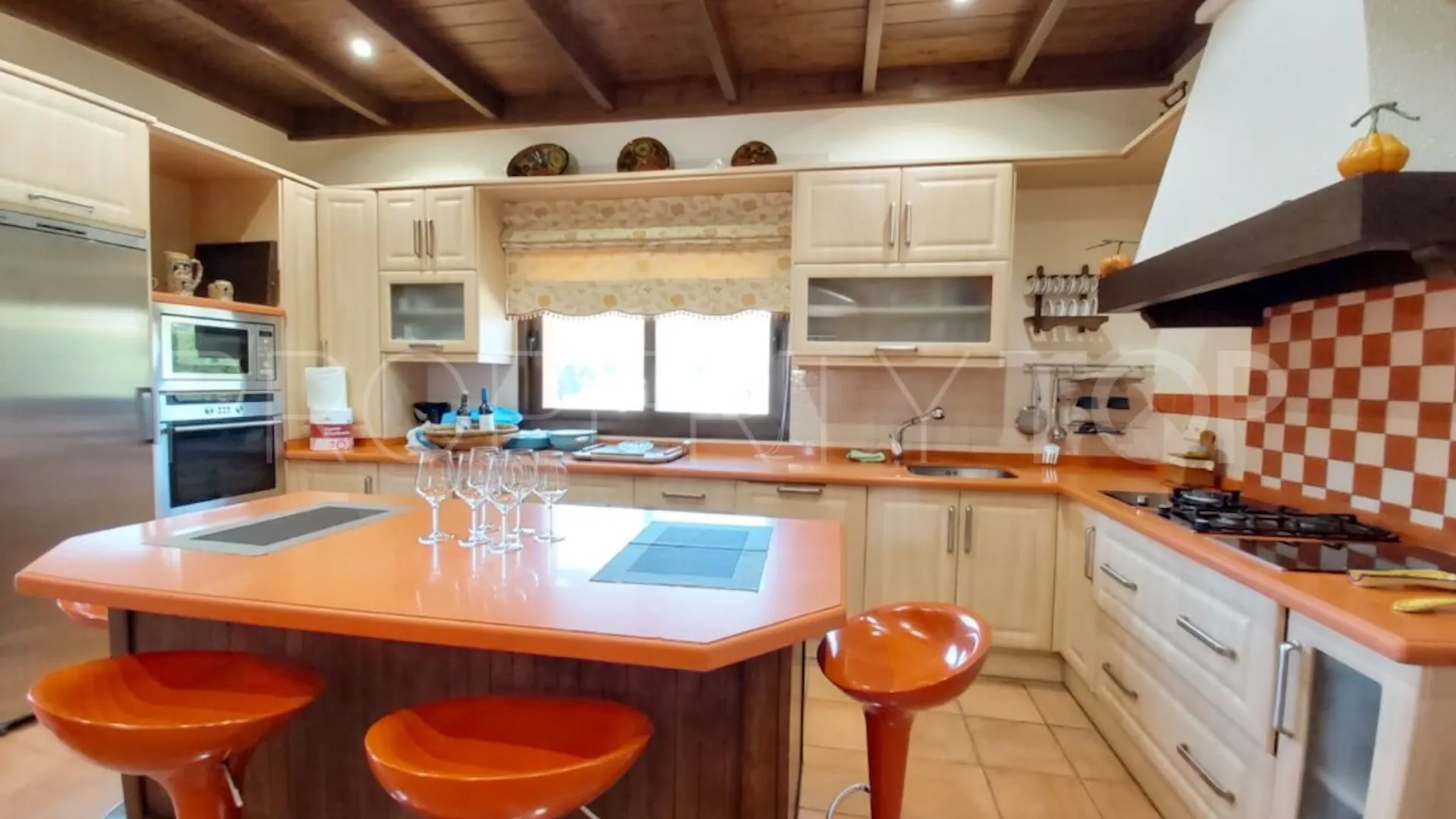 For sale villa with 6 bedrooms in Guadalobon