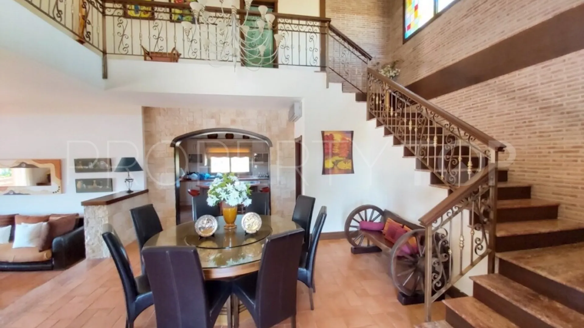 For sale villa with 6 bedrooms in Guadalobon