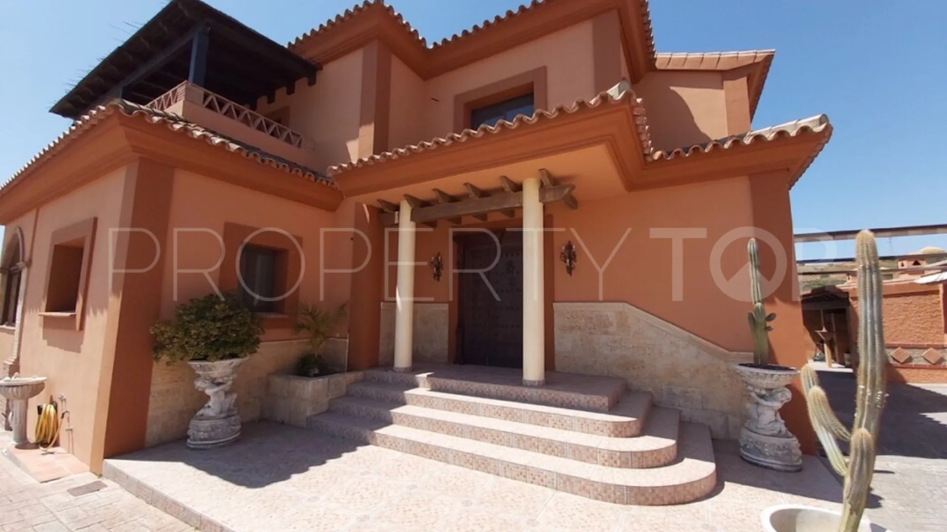 For sale villa with 6 bedrooms in Guadalobon