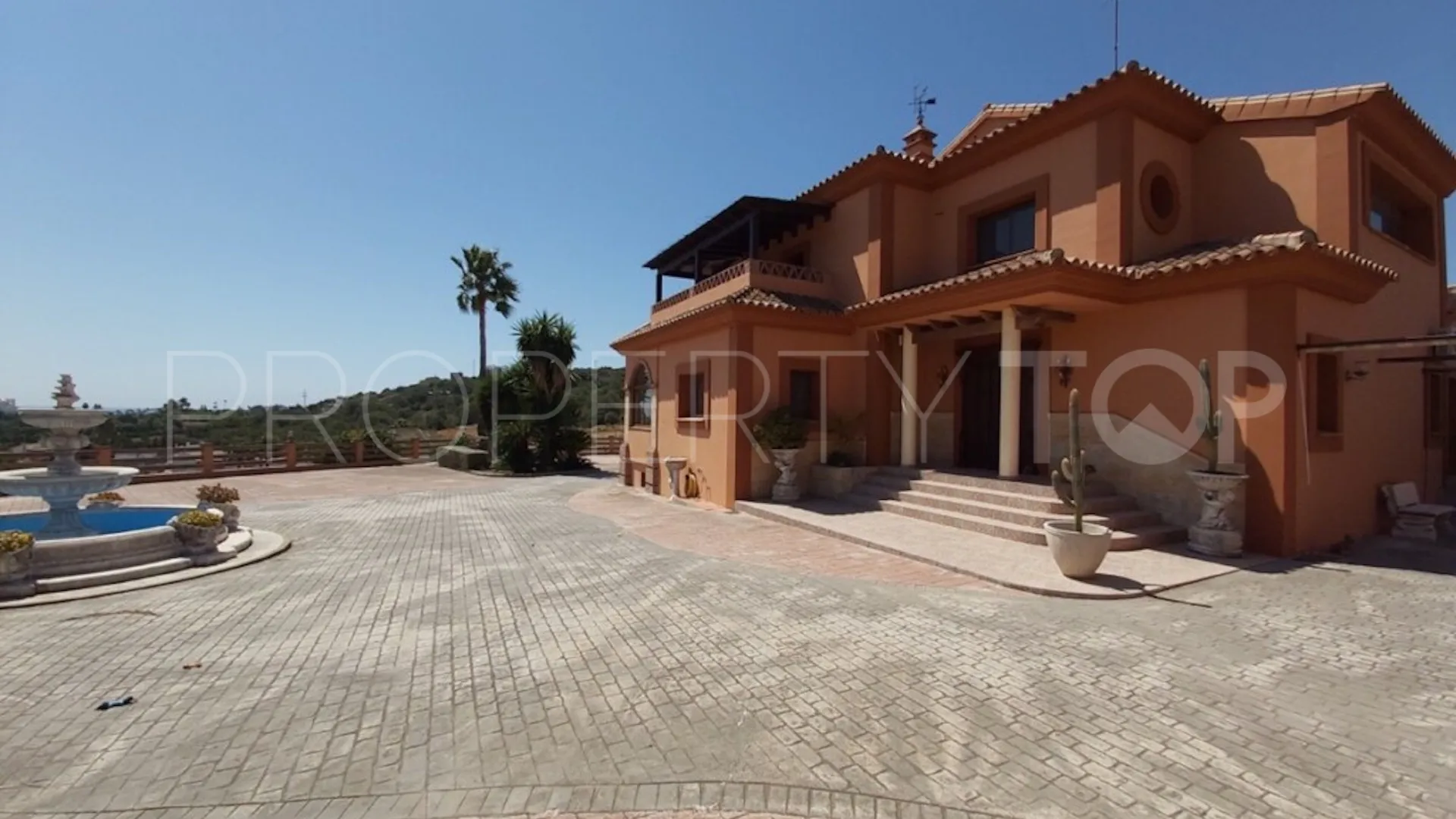 For sale villa with 6 bedrooms in Guadalobon