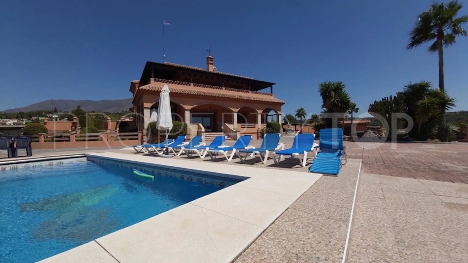 For sale villa with 6 bedrooms in Guadalobon