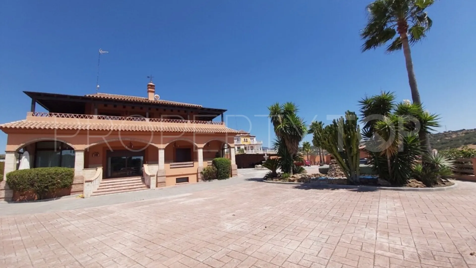 For sale villa with 6 bedrooms in Guadalobon