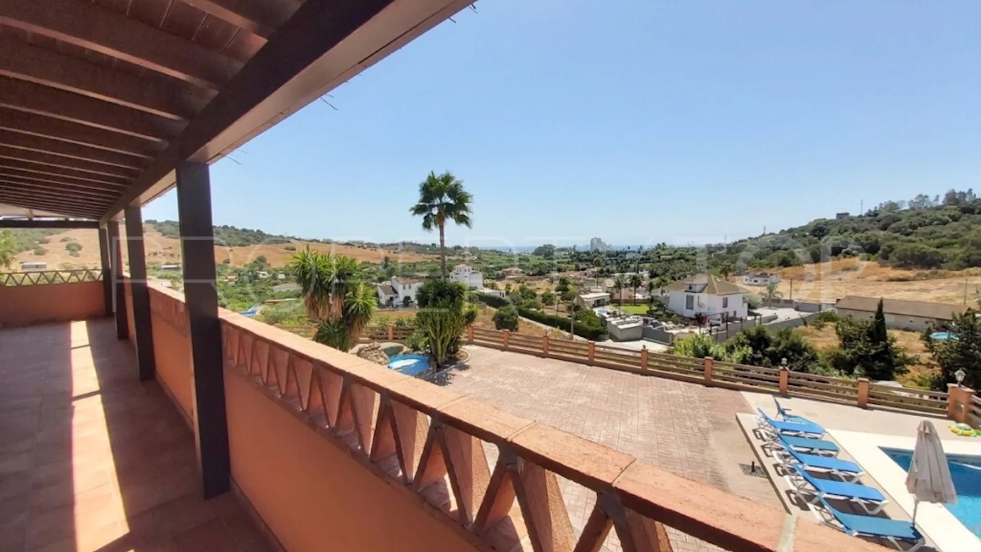 For sale villa with 6 bedrooms in Guadalobon
