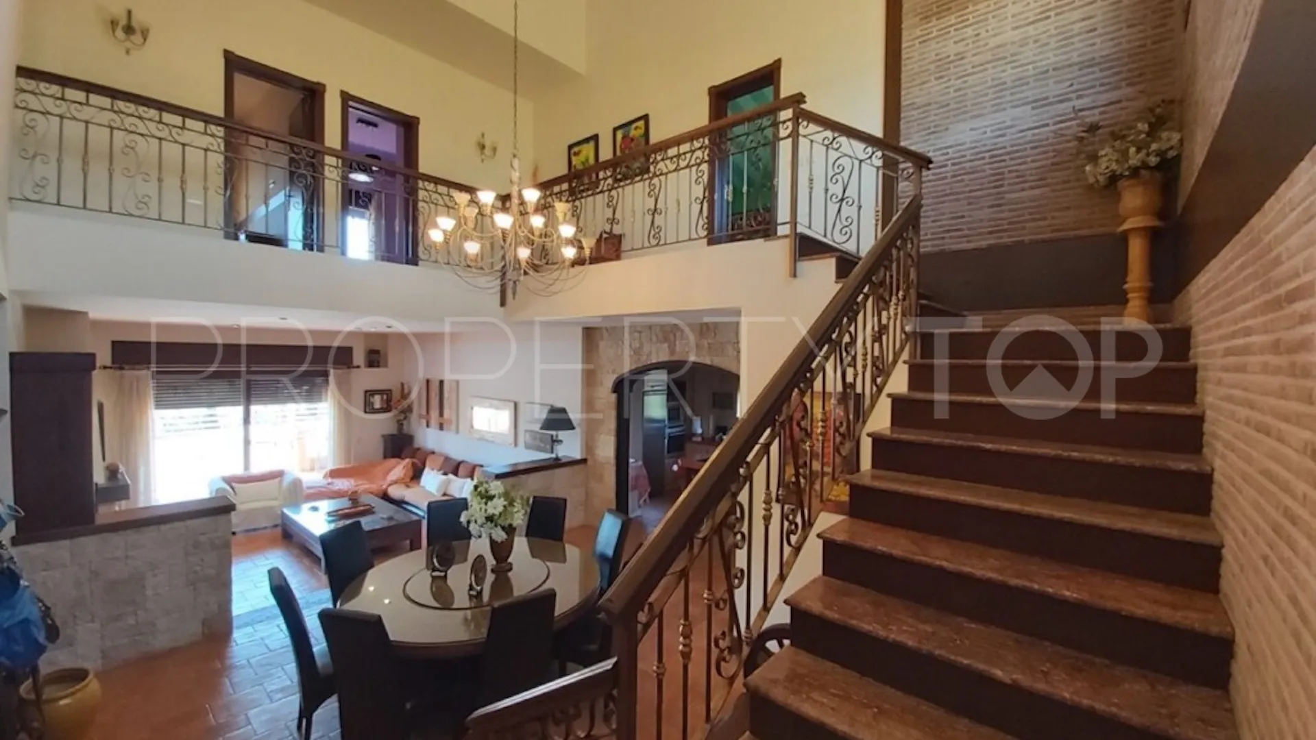 For sale villa with 6 bedrooms in Guadalobon
