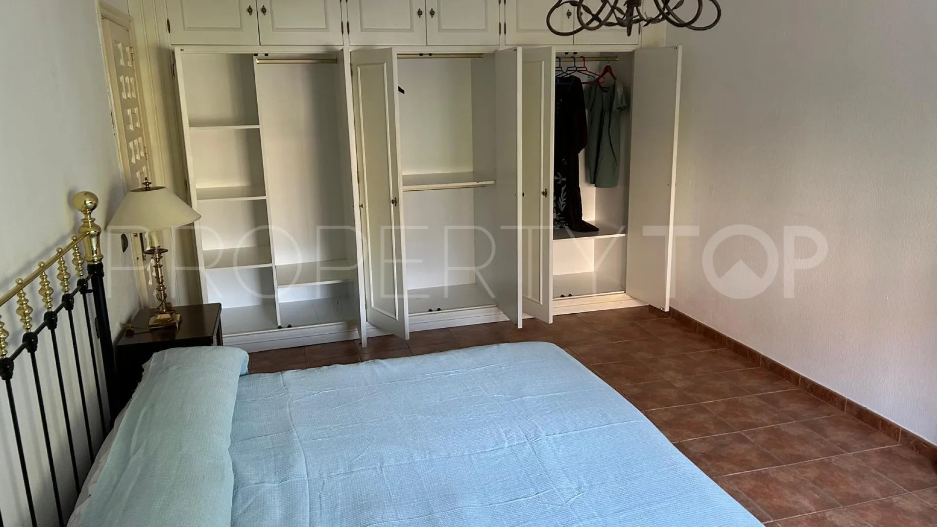 For sale apartment in Marbella with 3 bedrooms