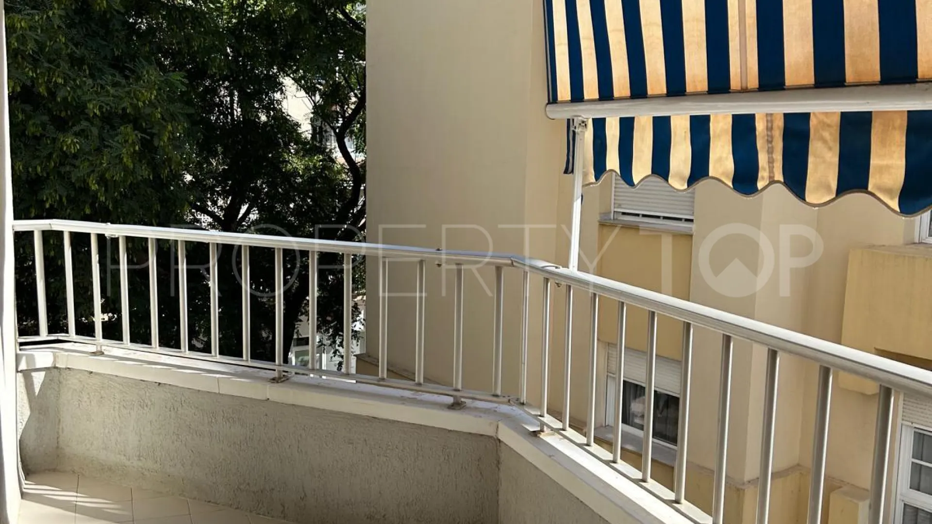 For sale apartment in Marbella with 3 bedrooms