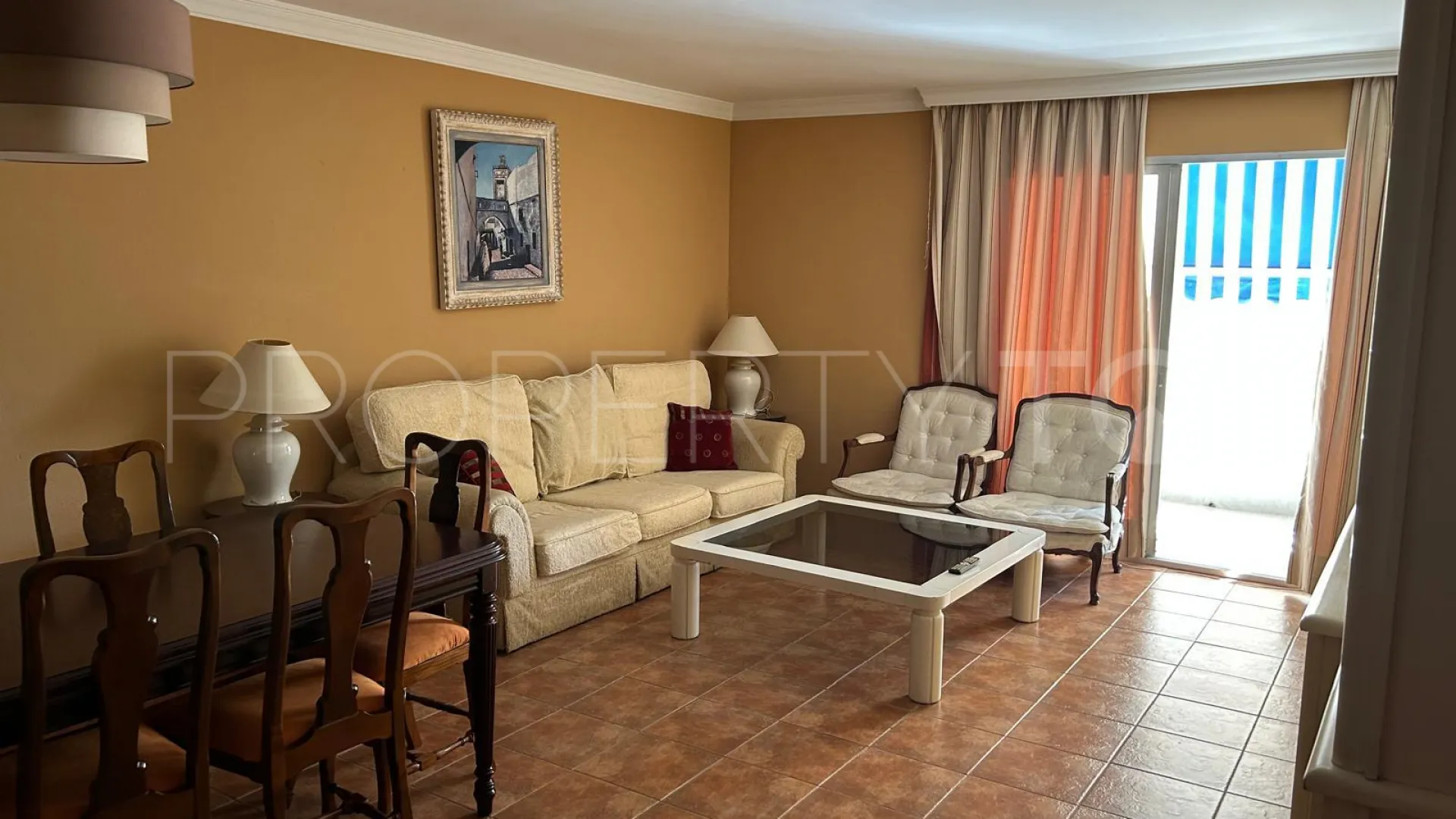 For sale apartment in Marbella with 3 bedrooms