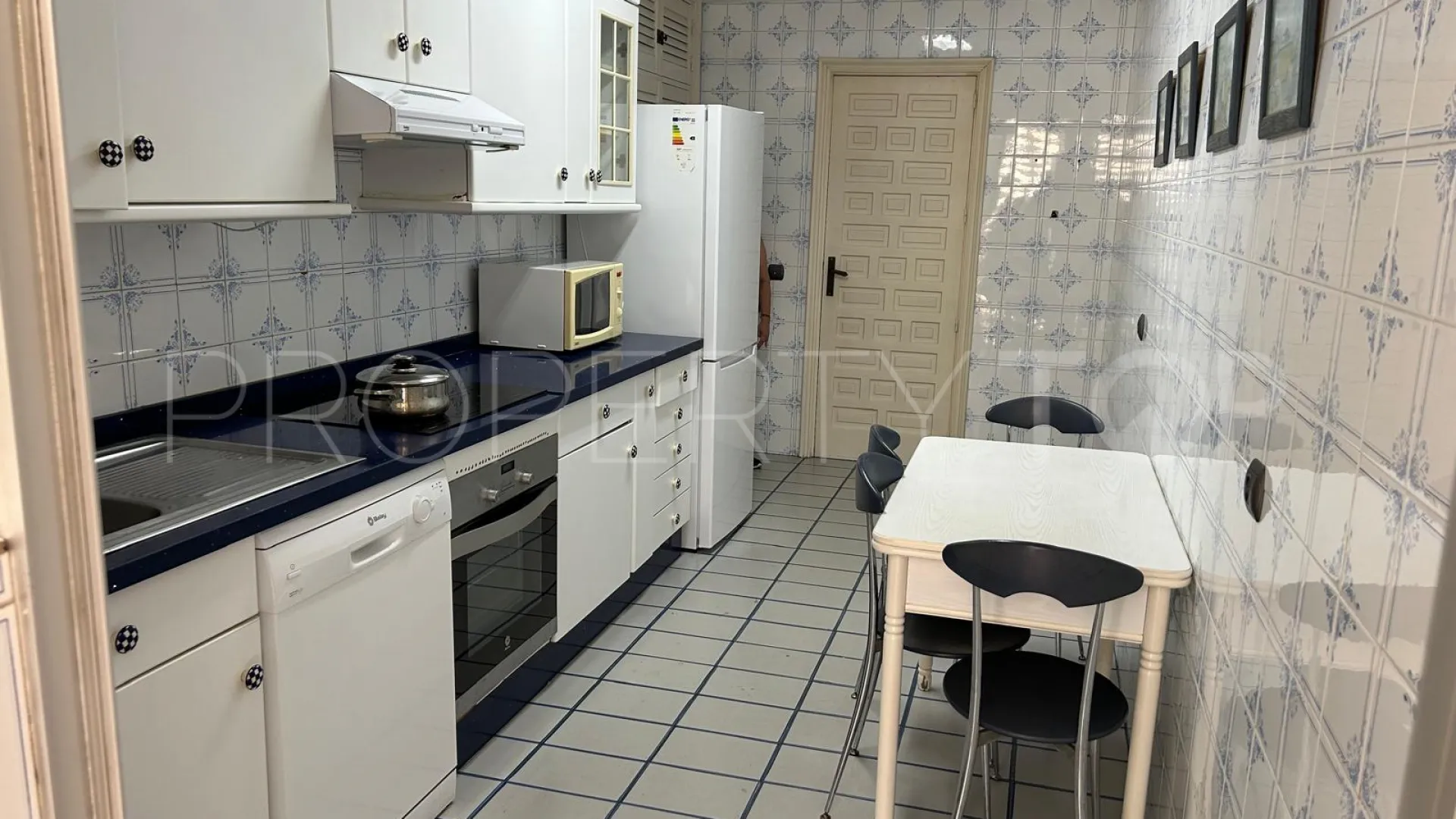 For sale apartment in Marbella with 3 bedrooms