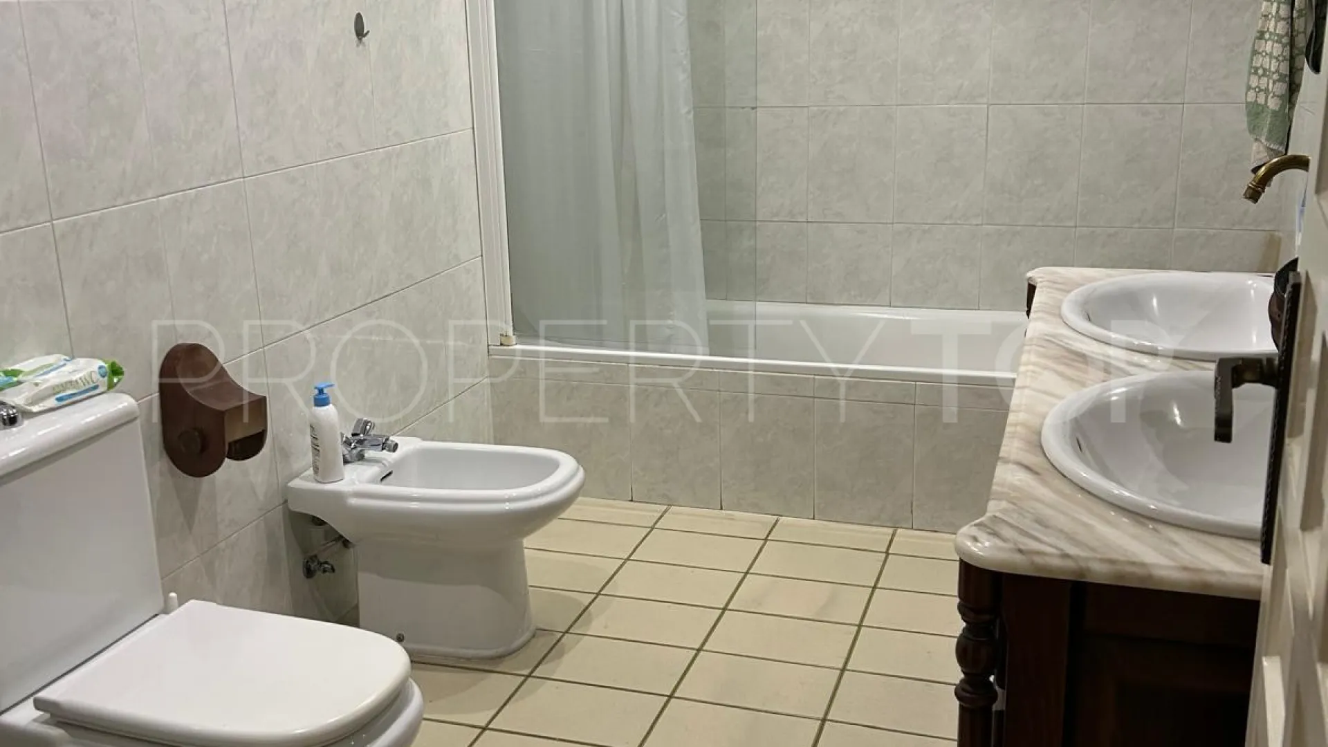 For sale apartment in Marbella with 3 bedrooms