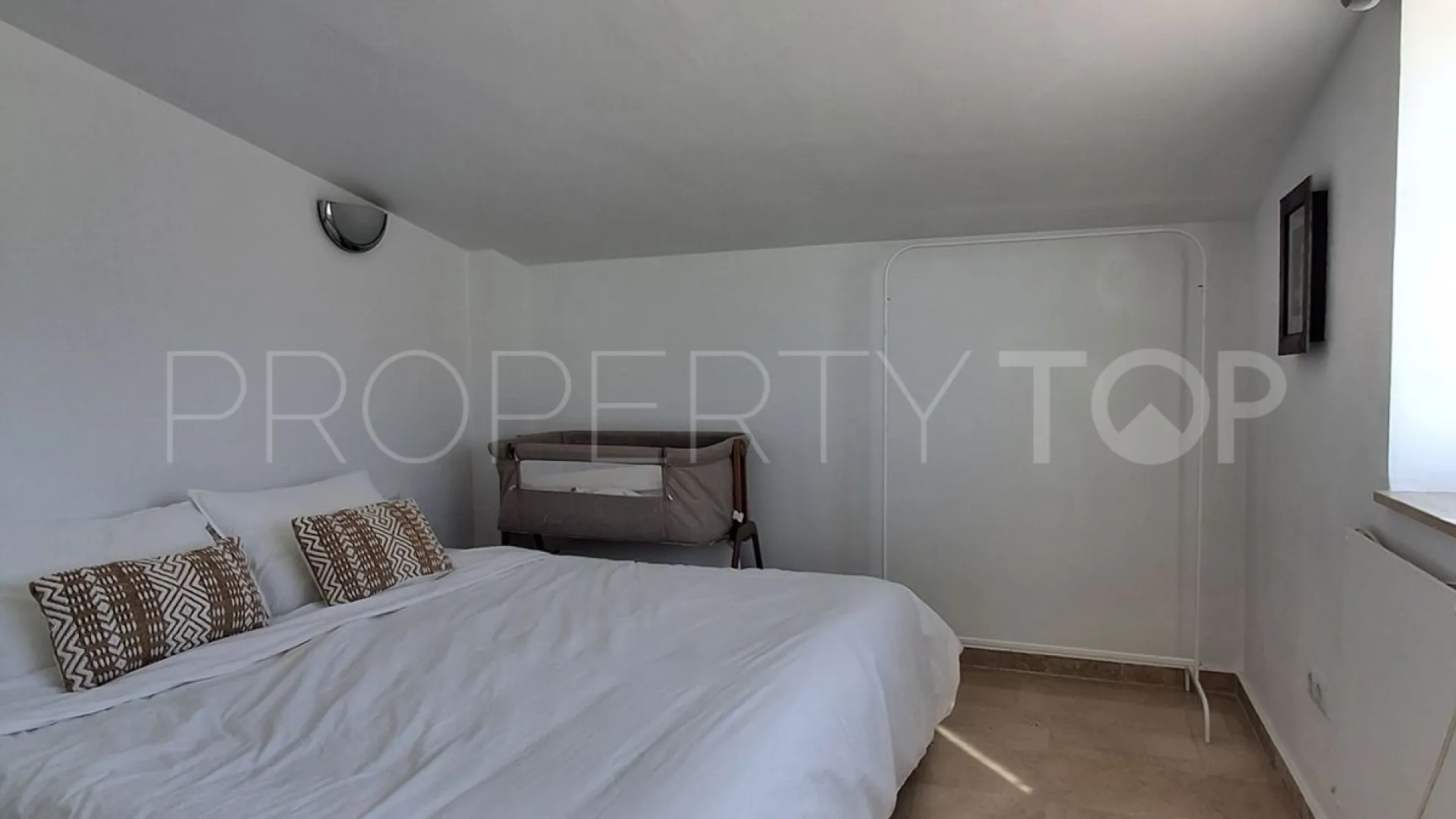 Se vende pareado con 4 dormitorios en Rodeo Alto