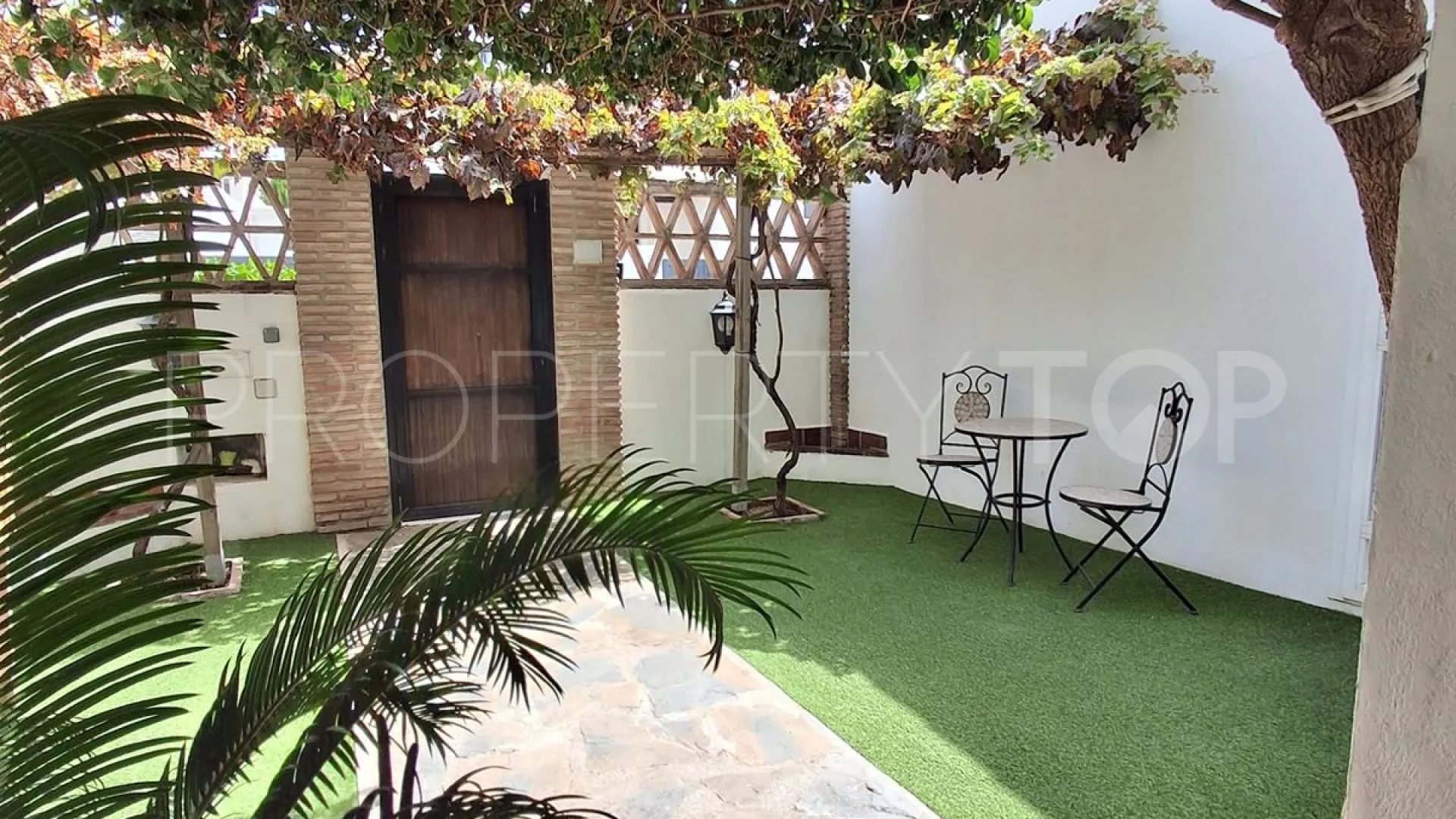 Se vende pareado con 4 dormitorios en Rodeo Alto