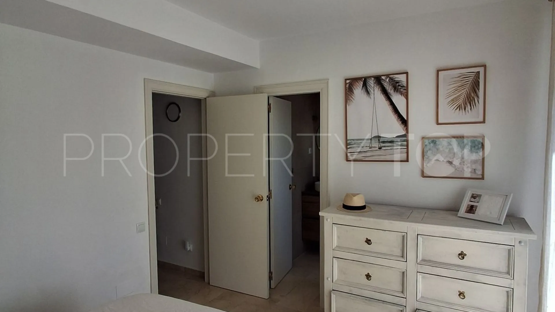 Se vende pareado con 4 dormitorios en Rodeo Alto
