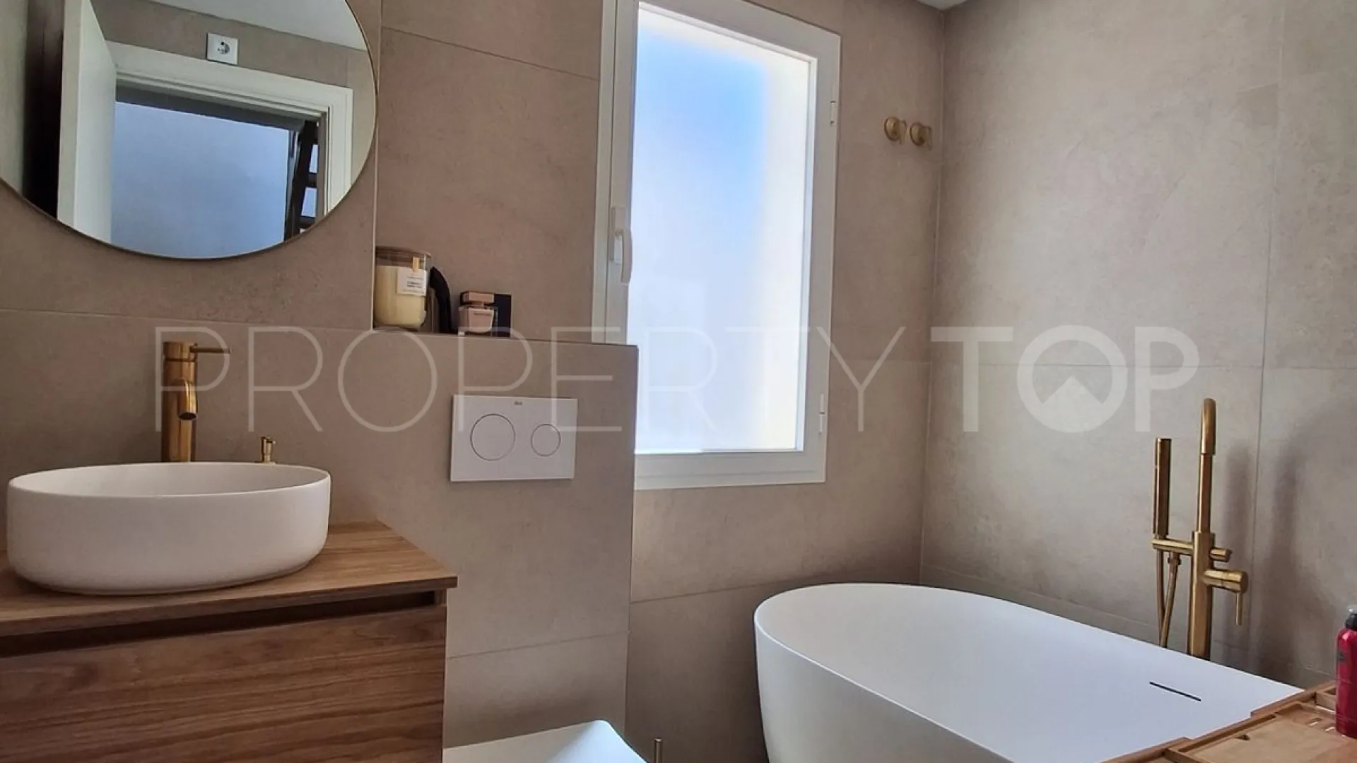 Se vende pareado con 4 dormitorios en Rodeo Alto