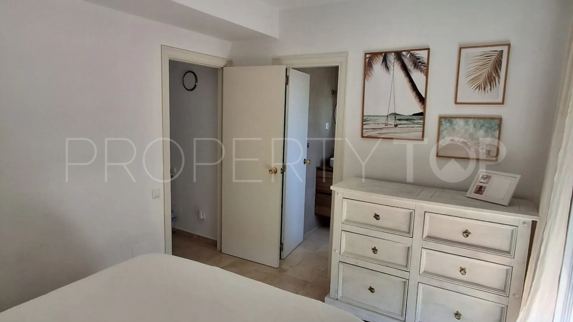 Se vende pareado con 4 dormitorios en Rodeo Alto