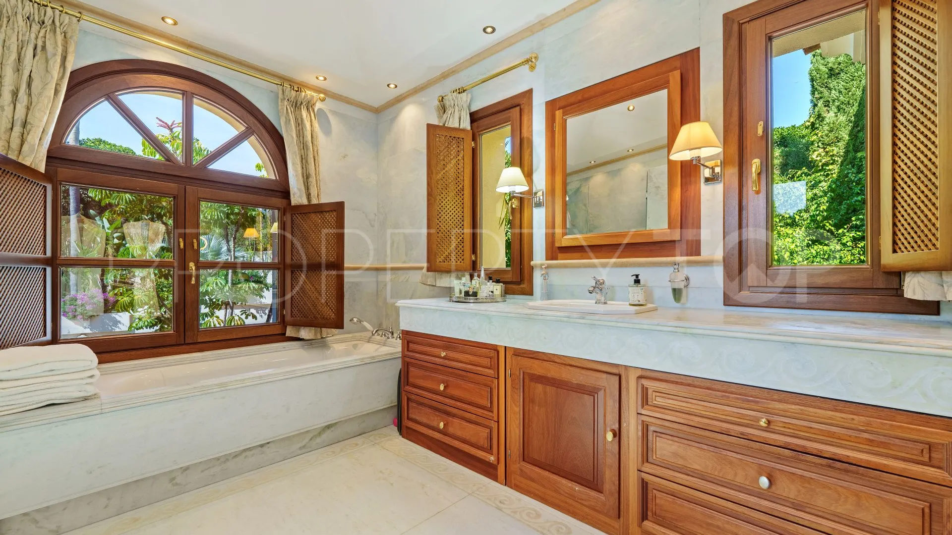 Las Lomas del Marbella Club, villa en venta