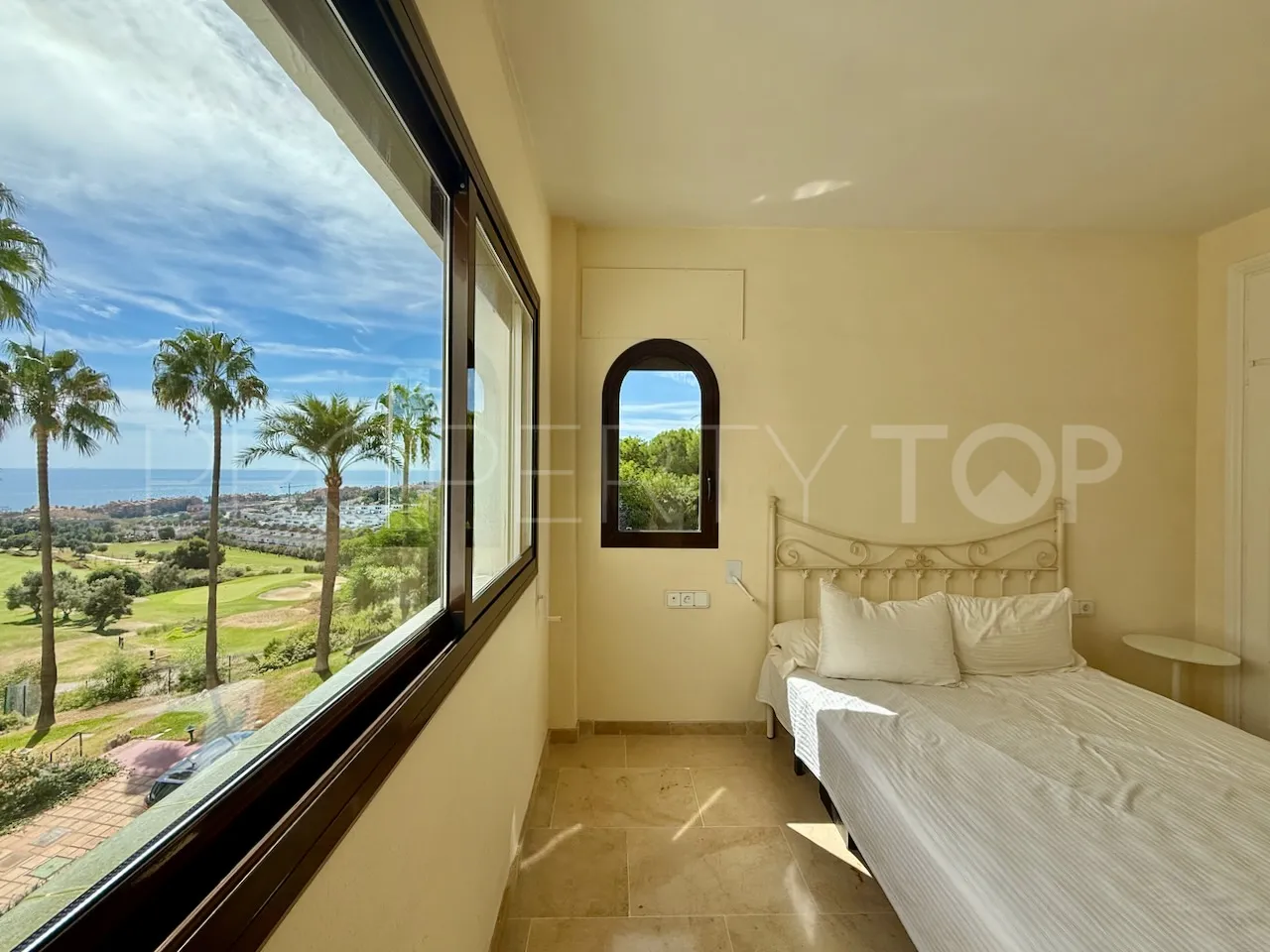 Apartamento en venta en La Duquesa