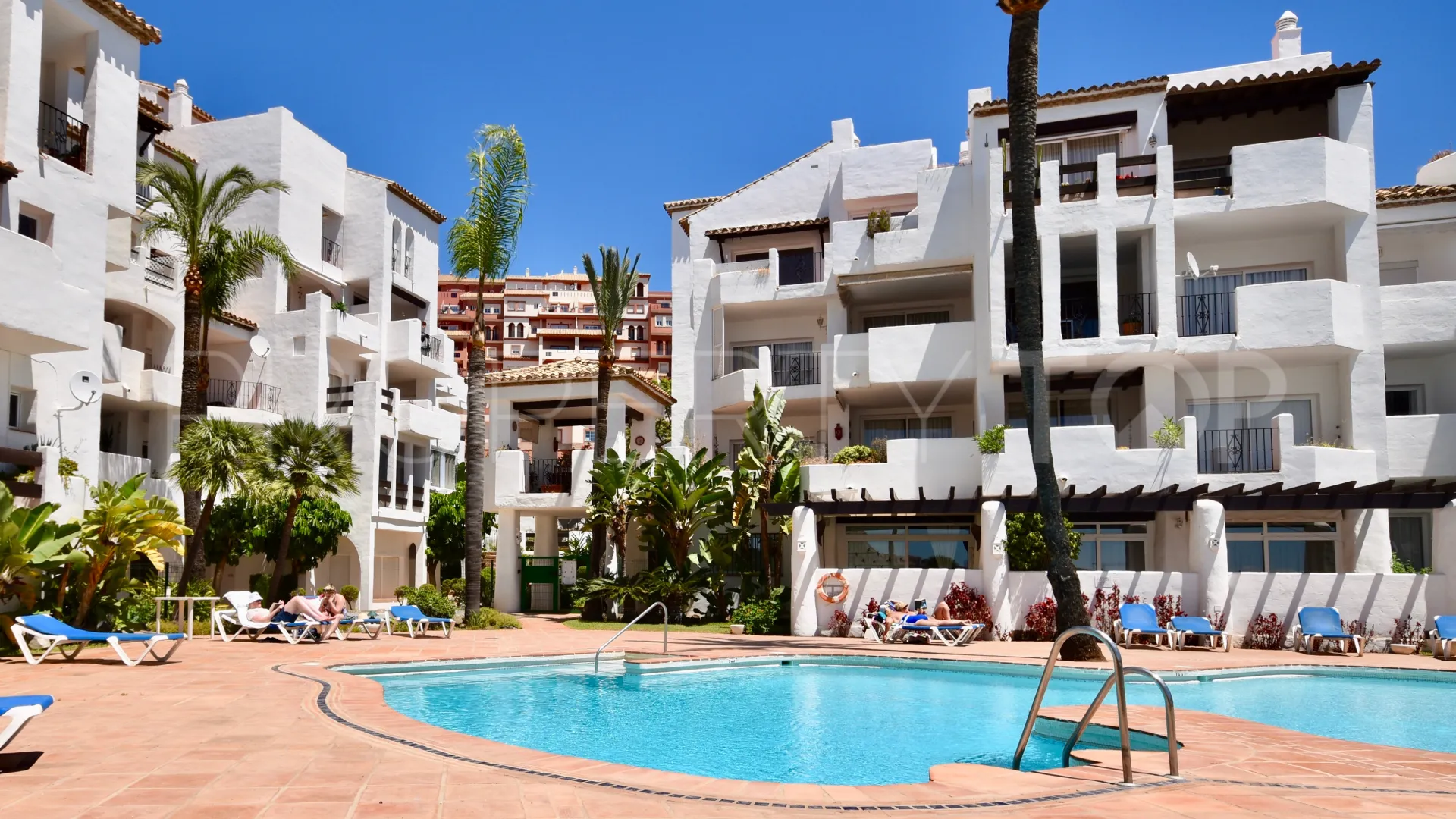 Apartamento en venta en La Duquesa