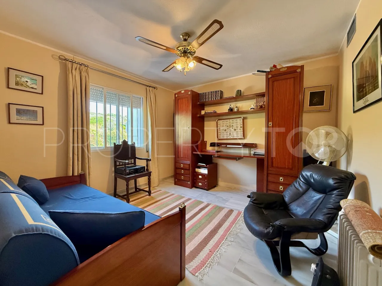 For sale La Duquesa semi detached villa with 4 bedrooms