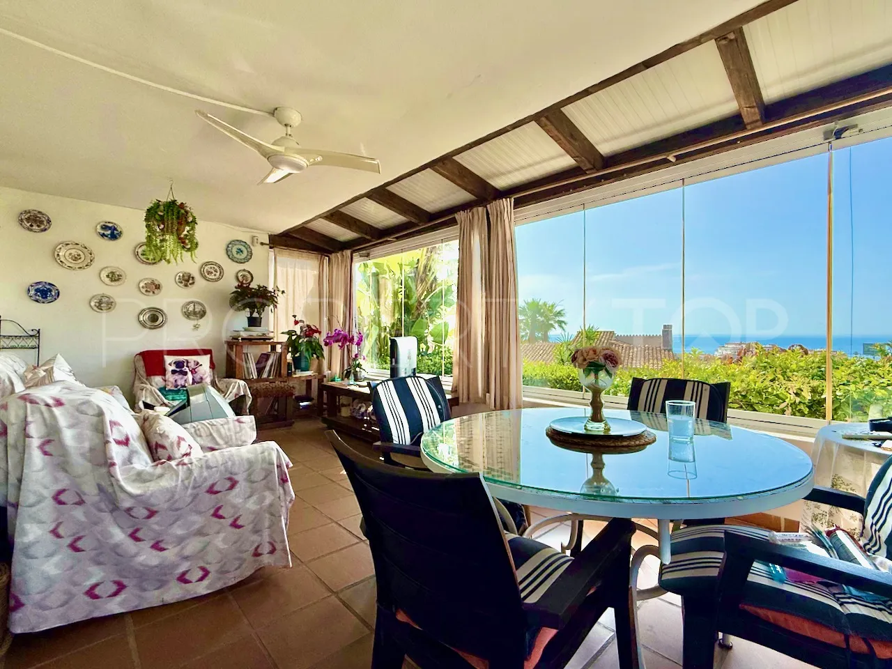 For sale La Duquesa semi detached villa with 4 bedrooms