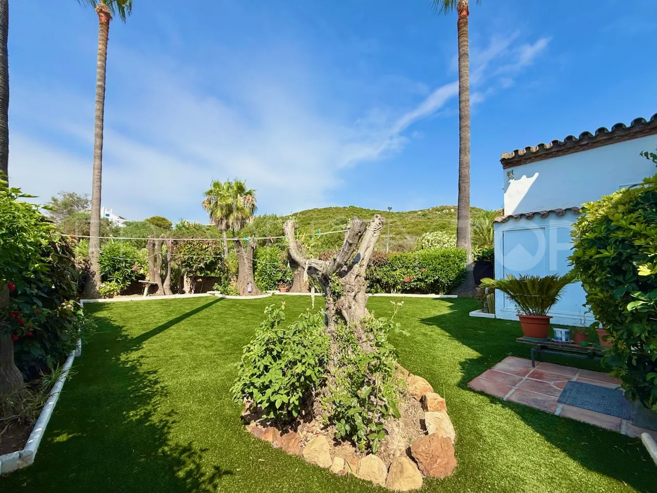 For sale La Duquesa semi detached villa with 4 bedrooms