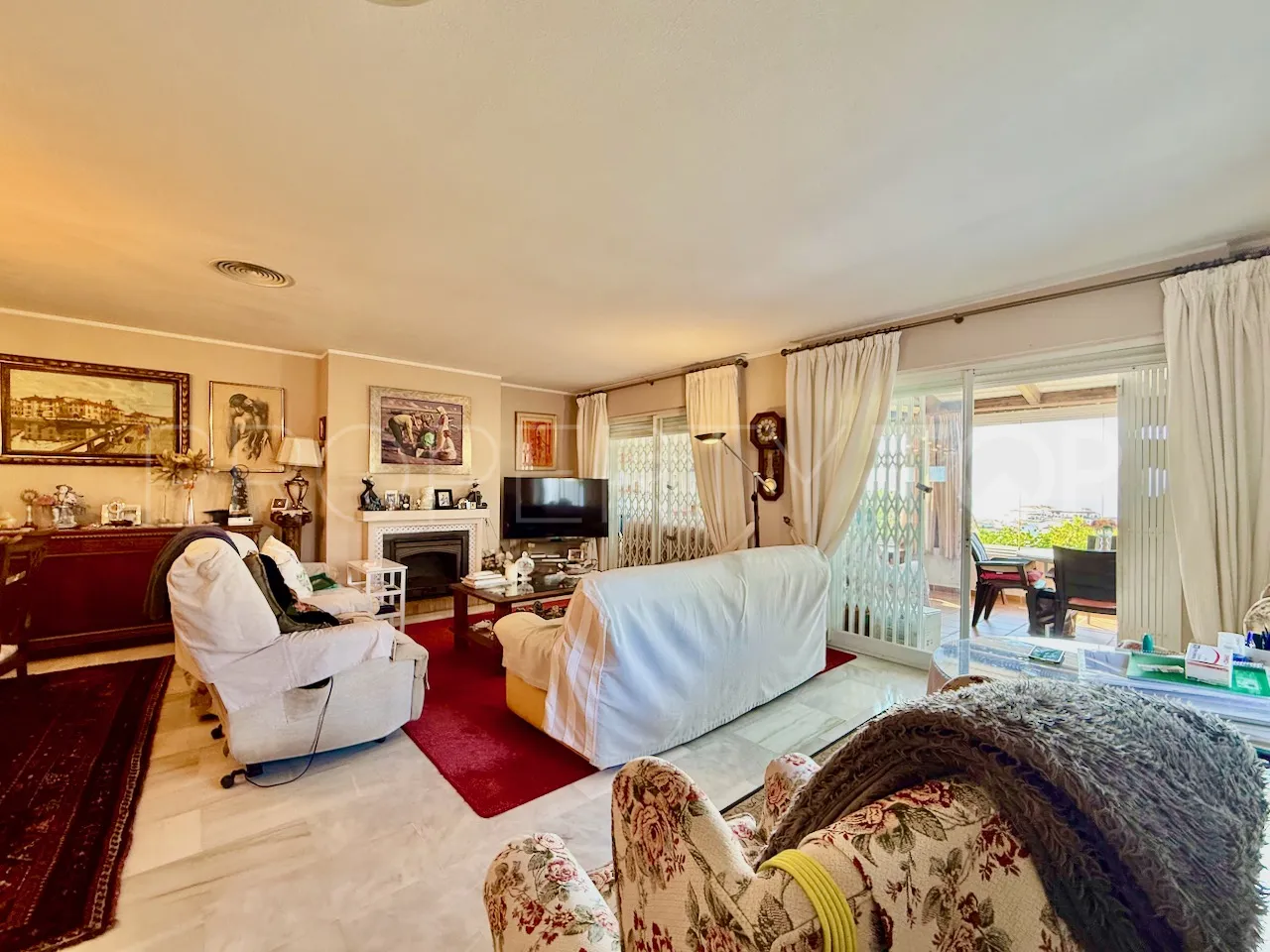 For sale La Duquesa semi detached villa with 4 bedrooms