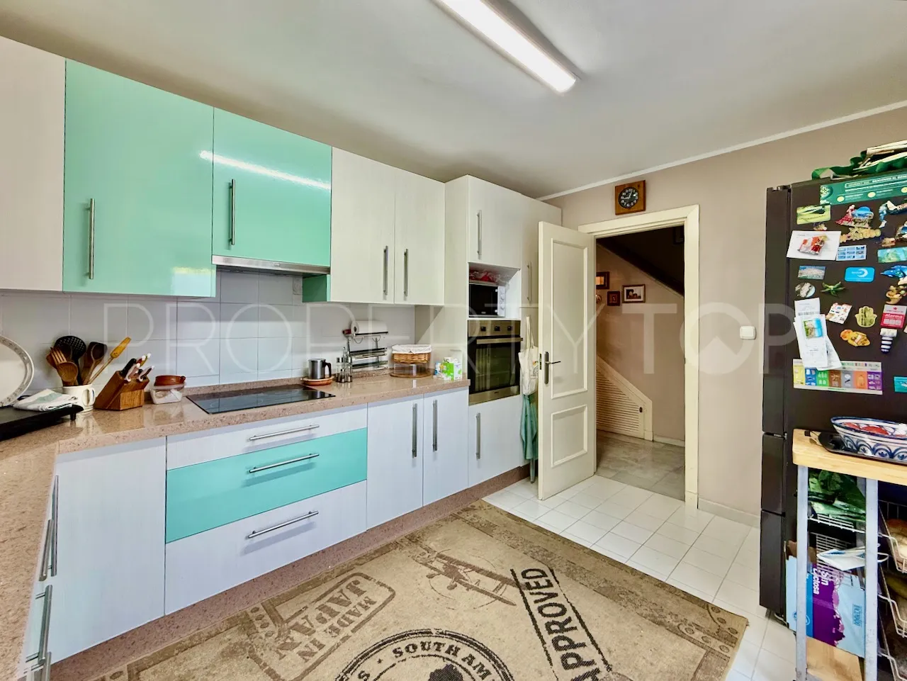 For sale La Duquesa semi detached villa with 4 bedrooms