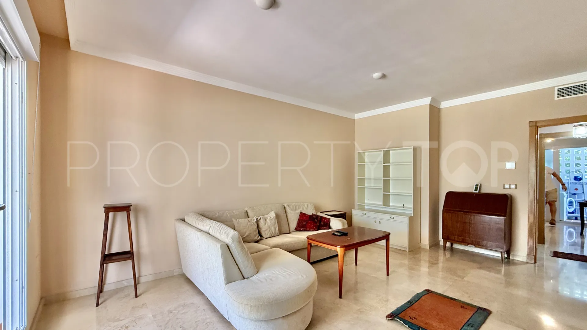 Apartamento de 2 dormitorios en venta en Sabinillas