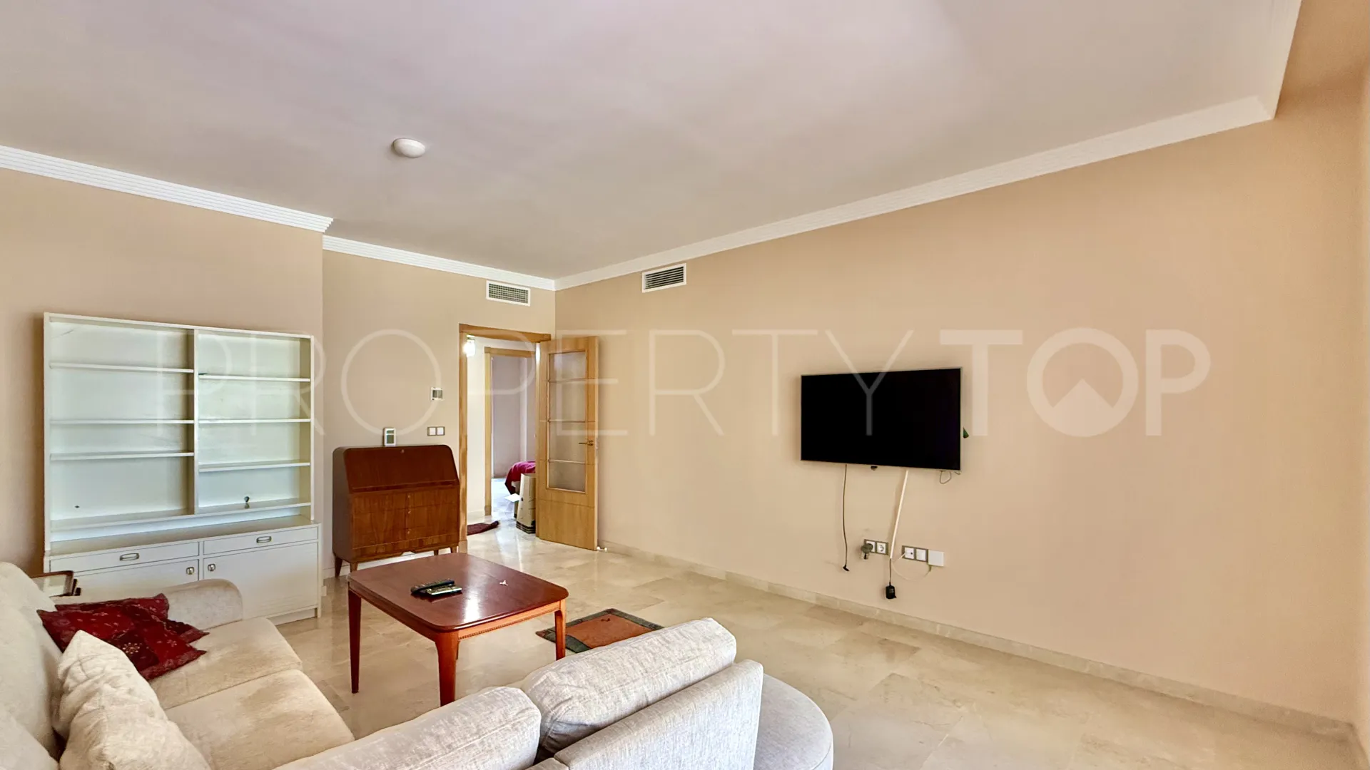 Apartamento de 2 dormitorios en venta en Sabinillas