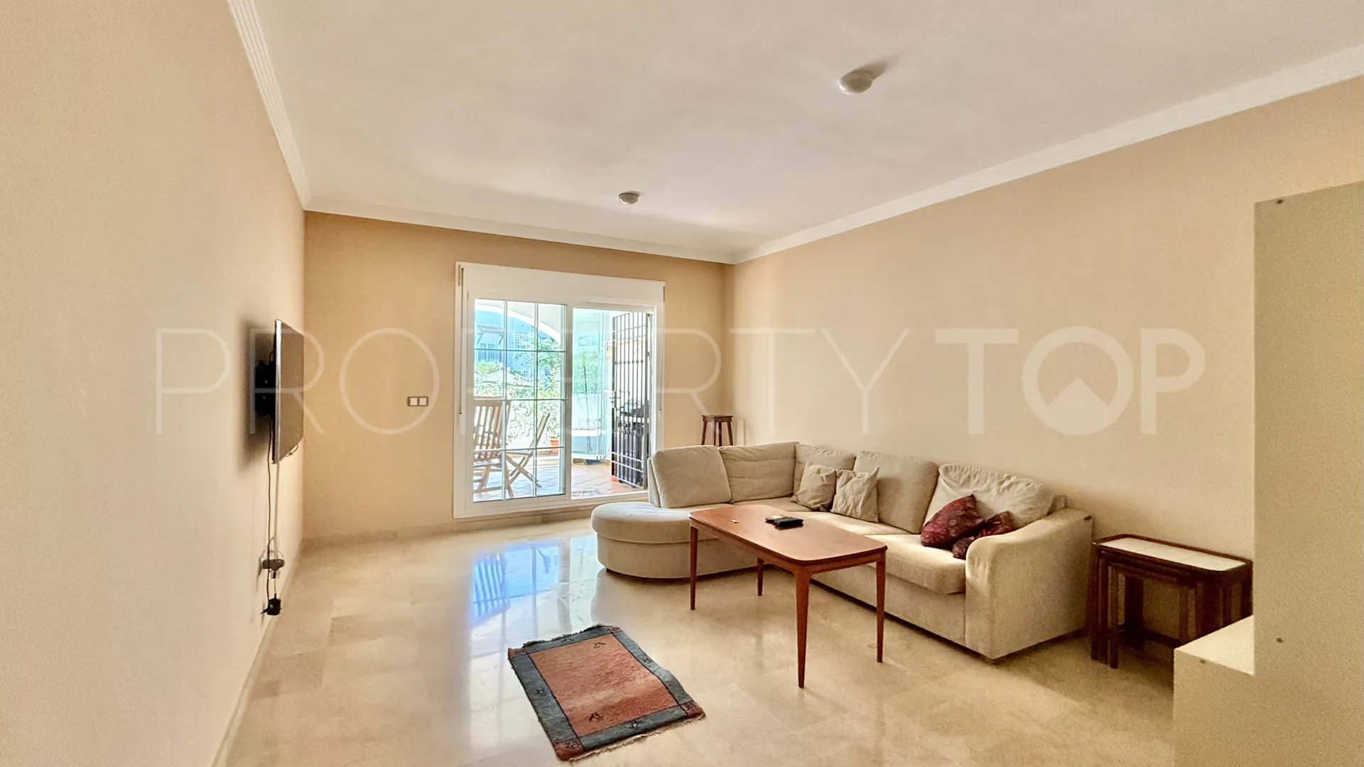 Apartamento de 2 dormitorios en venta en Sabinillas