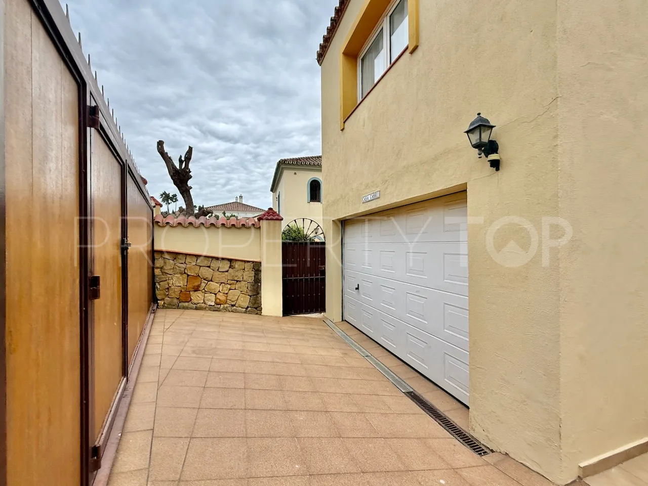 Villa en venta en La Duquesa Golf