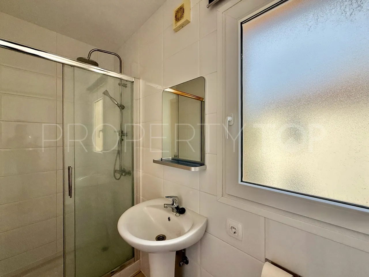 Villa en venta en La Duquesa Golf