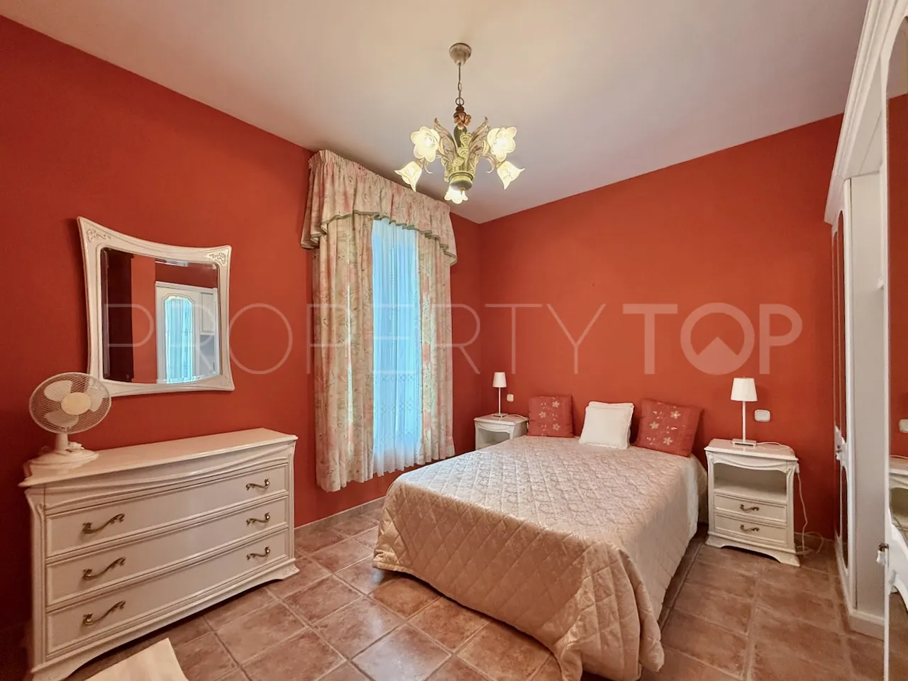 Villa en venta en La Duquesa Golf