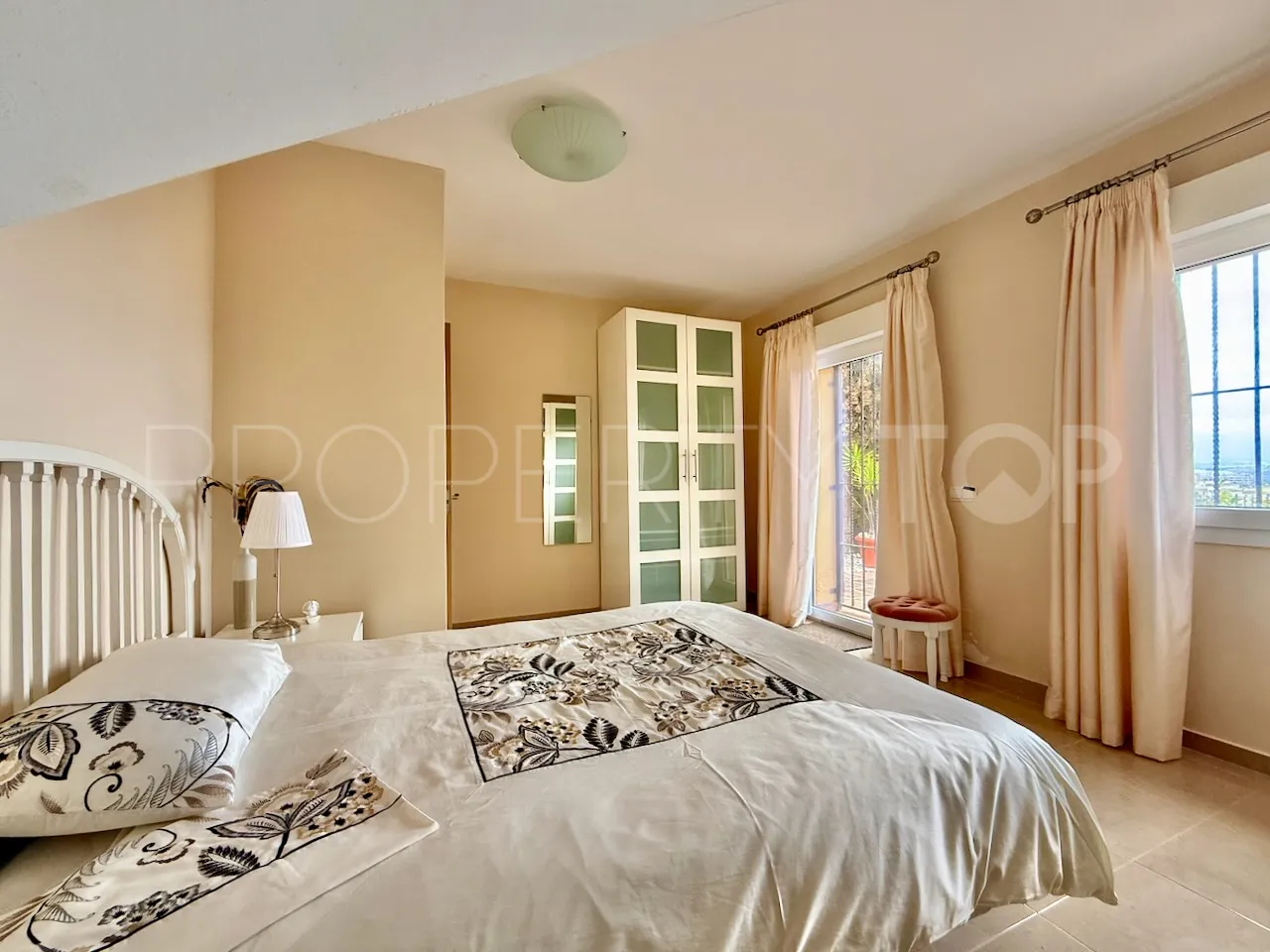 Villa en venta en La Duquesa Golf
