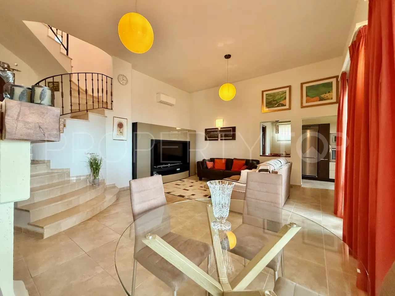 Villa en venta en La Duquesa Golf