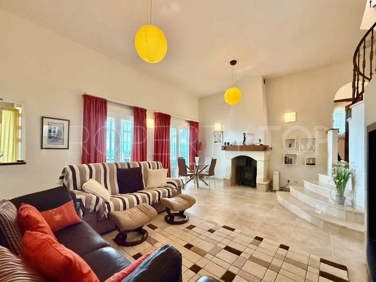 Villa en venta en La Duquesa Golf