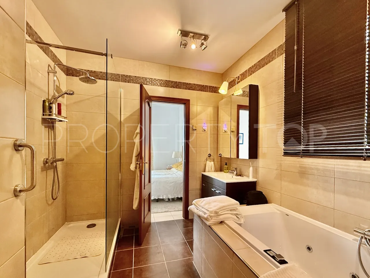 Villa en venta en La Duquesa Golf