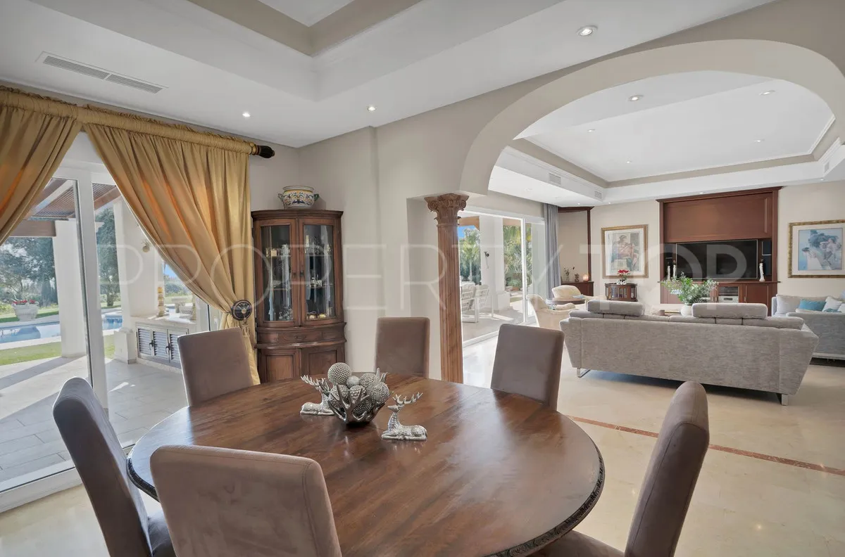 Villa en venta con 7 dormitorios en Nueva Andalucia