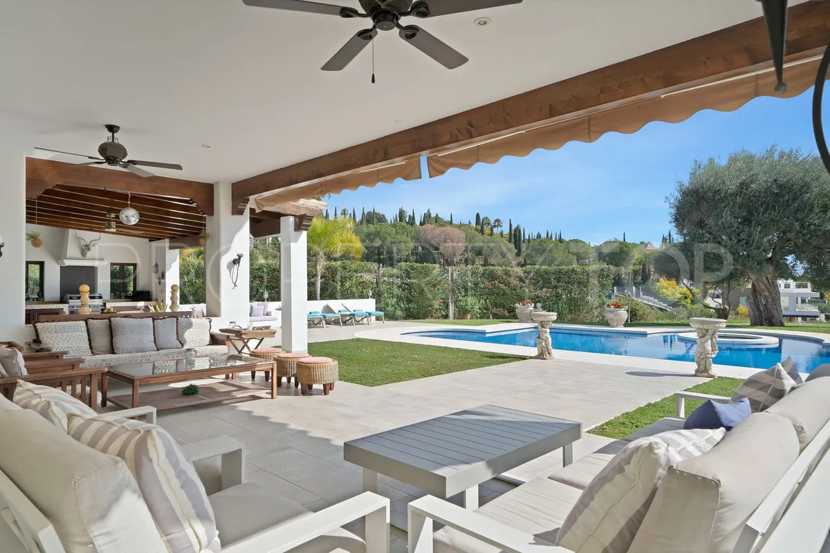 Villa en venta con 7 dormitorios en Nueva Andalucia