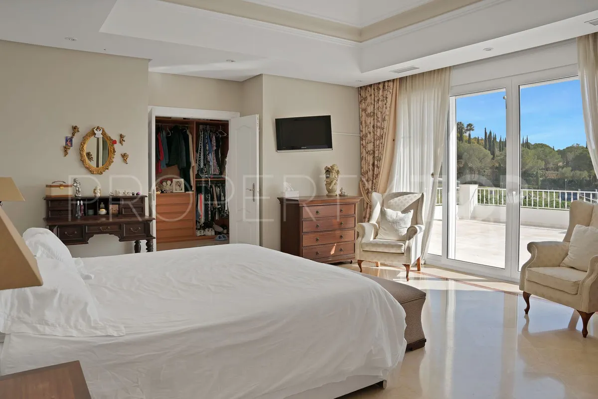 Villa en venta con 7 dormitorios en Nueva Andalucia