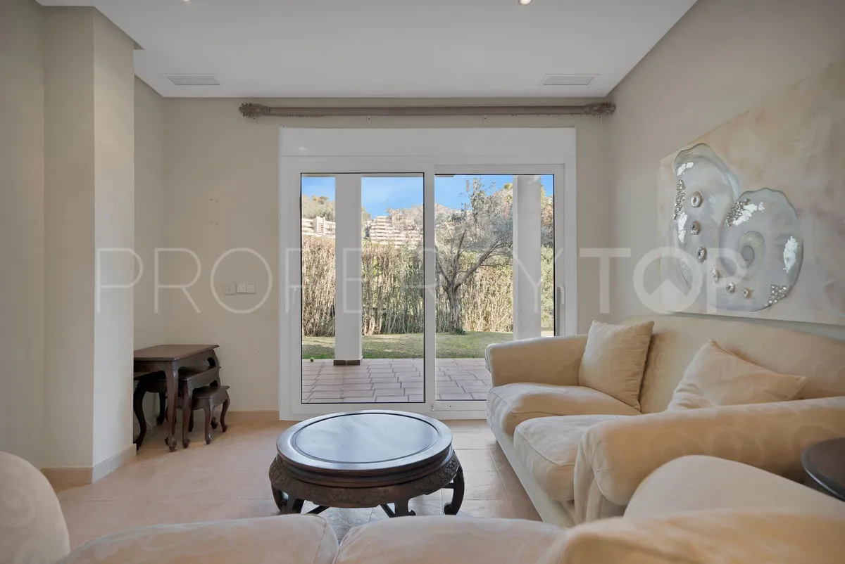 Villa en venta con 7 dormitorios en Nueva Andalucia